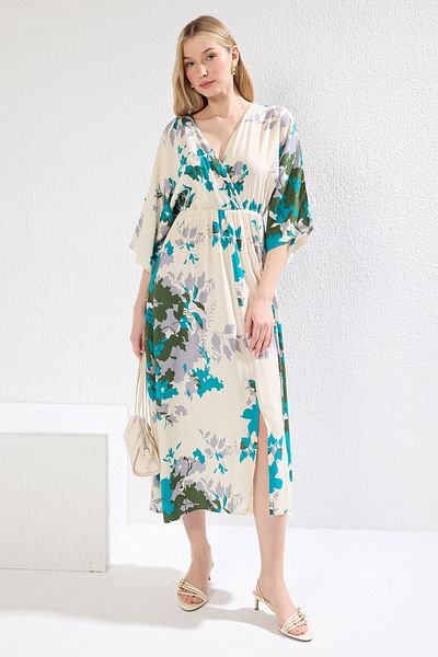 Trendyol Collection Ecrufarbenes, florales, zweireihiges Midi-Webkleid mit zweireihigem Ausschnitt DWOSS24EL00913