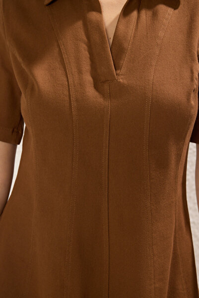 Trendyol Collection Καφέ ίσια φούστα Μίνι υφαντό φόρεμα με λεπτομέρεια ραφής στη μέση TWOSS25EL00184