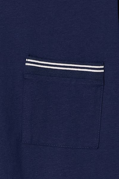 Trendyol Collection Marineblaues Strick-T-Shirt in Übergröße mit Taschen- und Banddetails, reguläre Passform TMNSS25BF00027