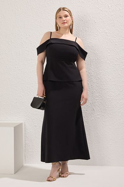 Trendyol Curve Black Finike Woven Plus Size Dress