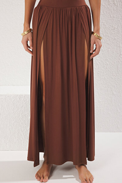 Trendyol Collection Maxi barna kötött strandszoknya - hasított TBESS25ET00005