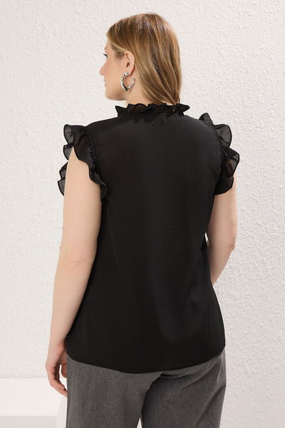 Trendyol Curve Μαύρη μπλούζα Yoryo Chiffon Woven Plus Size