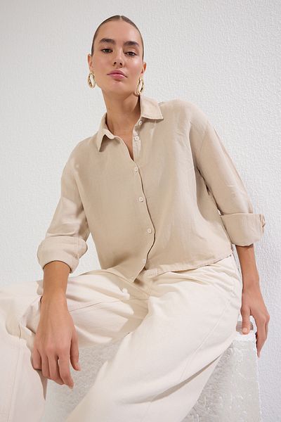 Trendyol Collection Beigefarbenes Oversize-Hemd aus 100 % Leinen TWOSS24GO00121