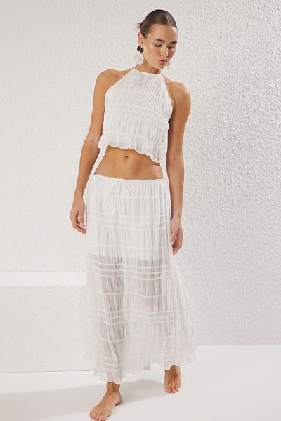 Trendyol Collection Ecrufarbener, geraffter, detaillierter Chiffon-Blusenrock-Strandanzug TBESS25AU00040