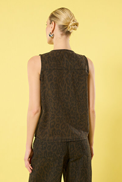 Trendyol Collection Дънкова жилетка с кафяв леопард с предна връзка TWOSS25YE00017