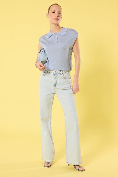 Trendyol Collection Μπλούζα με πλεκτό γιακά πόλο ανοιχτό μπλε TWOSS25BZ00178