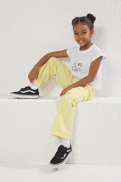 TRENDYOLKIDS بنطلون جينز أصفر مستقيم TKDSS25PL00004