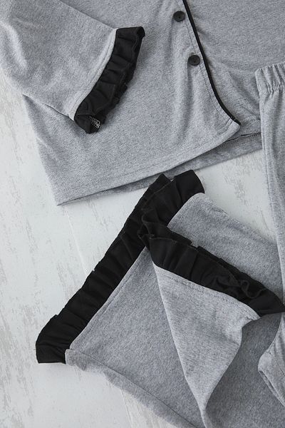 Trendyol Curve Pyjama-Set mit Hemdkragen in Melange-Optik in Grau – TBBAW25AI00056