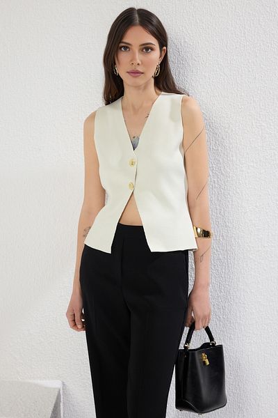 Trendyol Collection Ecru Slim Weste mit Rundhalsausschnitt TWOSS25YE00072