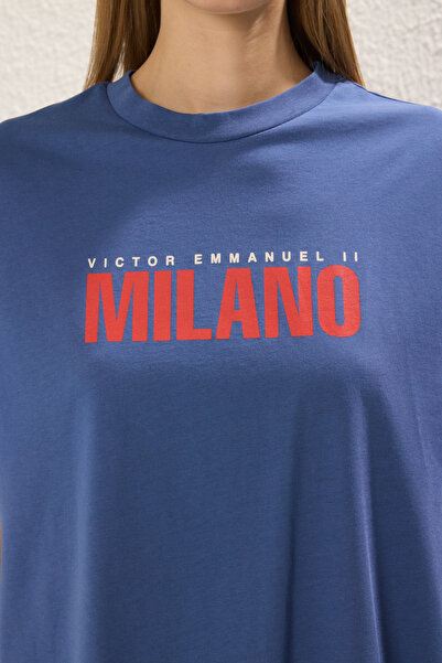 Trendyol Collection Πλεκτό μπλουζάκι Indigo εμπρός πίσω με στάμπα Oversize/Wide Fit Crew Neck TWOSS24TS00066