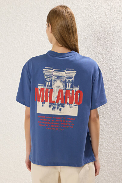 Trendyol Collection Πλεκτό μπλουζάκι Indigo εμπρός πίσω με στάμπα Oversize/Wide Fit Crew Neck TWOSS24TS00066