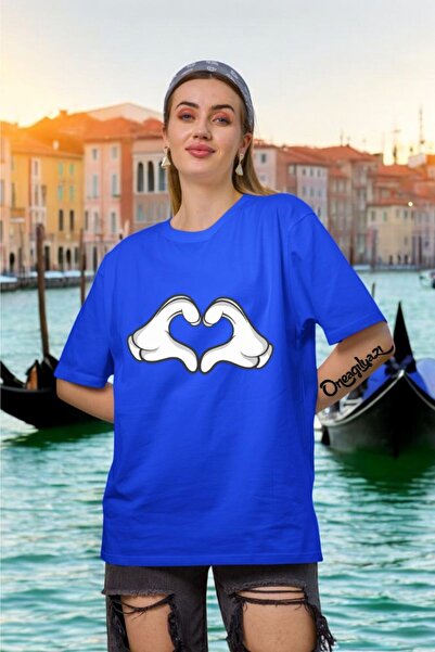 oneagılyazı تي شيرت نسائي كبير الحجم مطبوع عليه قلب الإصبع