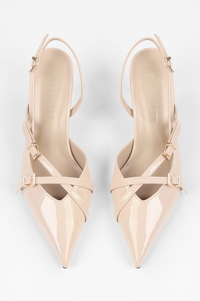 Shoeberry Damen-Stiletto „Lover“ aus hellbraunem Lackleder mit Gürtelschnalle und spitzer Spitze