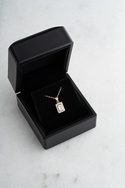 ESSARE 925 Ayar Işıklı Kutuda Gümüş Baget Tektaş Gold Kadın Kolye