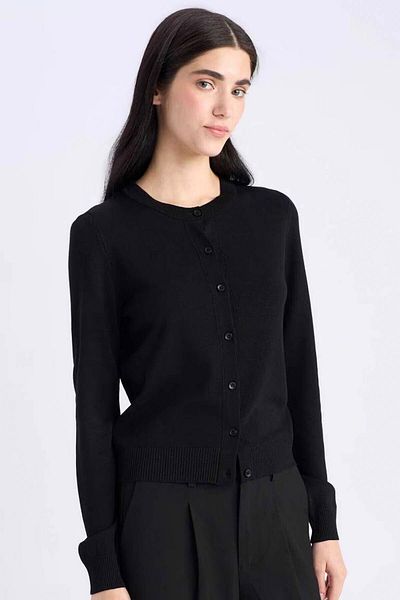 DeFacto Basic-Strickjacke mit normaler Passform und Rundhalsausschnitt D6282AX25SP