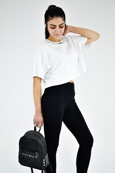 Quzu Tricou cu detaliu de piatră cu gâtul rotund