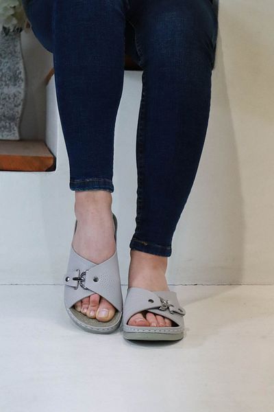 sermoda Beige Women's Sports Slippers - Anchor Buckle, Soft and Lightweight Thick Sole