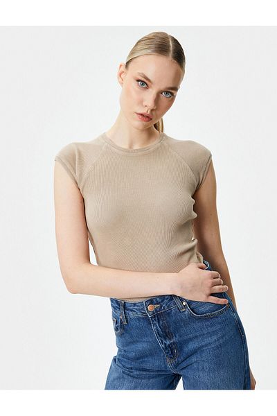 Koton T-Shirt mit Flügelärmeln und Rundhalsausschnitt aus gerippter Baumwolle im Slim Fit