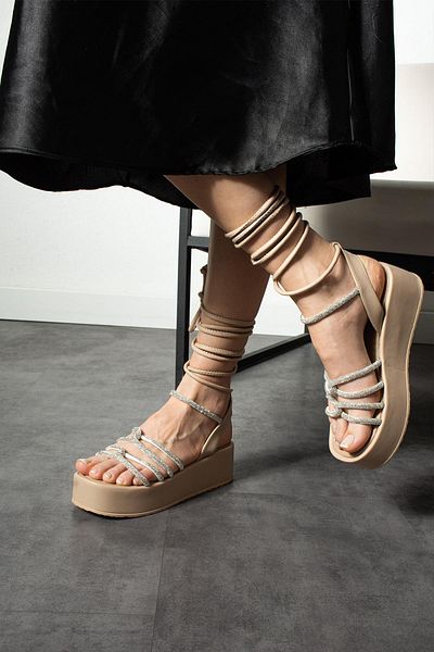 ShoeTek Sandale de damă Lewke din piele bej cu gleznă și strasuri