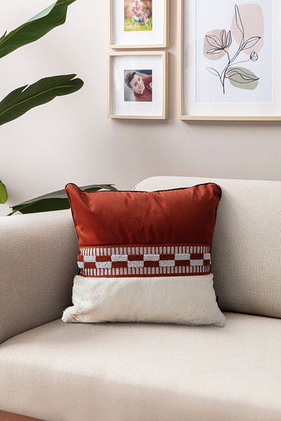 BUGİ HOME COLLECTİON 43x43 см Премиум калъфка за възглавница с бродерия от заешки пера и щампа