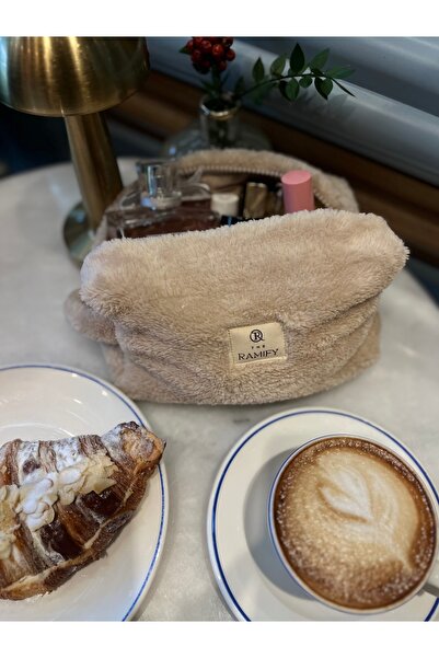 the ramify Peluş Kürklü Büyük Boy Içi Kapitoneli Makyaj Çantası
