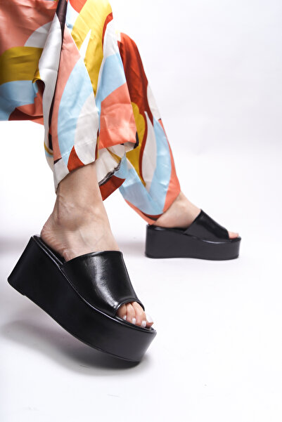 Riccon iohledha 0012801   Μοντέλο Μαύρες Γυναικείες Παντόφλες λουστρίνι