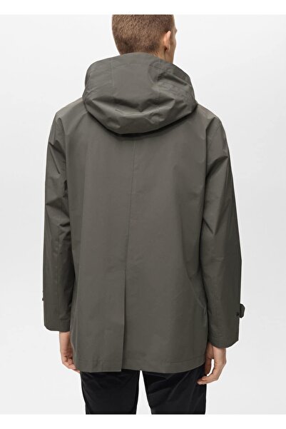 MANGO Man COOLMAX® teknolojisine sahip su geçirmez parka