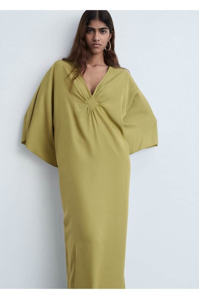 MANGO Woman Kolları kloş saten elbise