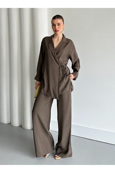 Laluvia Kimono-Set mit Nerzkragen und detaillierter Schnürung – 8459