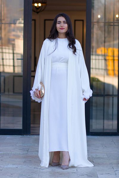 MELEK ARAZ عباية زهرة الزهرة بأكمام بيضاء
