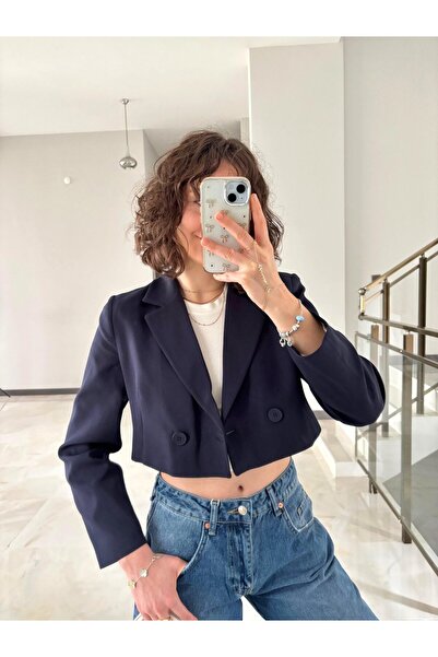 Butik Двуредно късо яке с блейзър