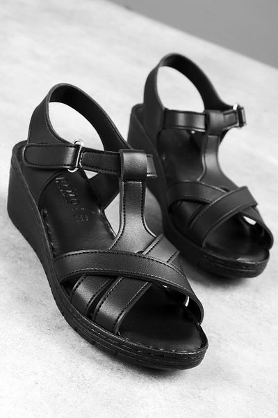 Lal Shoes & Bags Βιολί Γυναικείο Σταυρός Λεπτομερής Velcro Σανδάλια με τακούνι-μαύρο