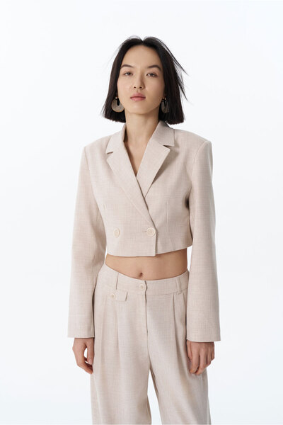Quzu Vatka Detaylı Crop Blazer Ceket Naturel