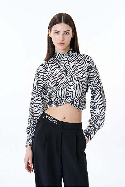 Quzu Bluză cu model zebră cu guler în picioare, neagră