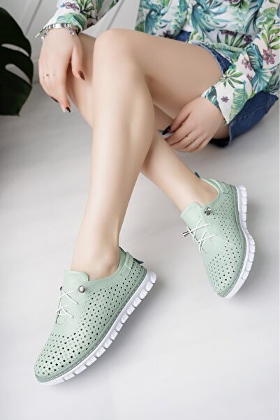 Diego Carlotti حذاء كاجوال نسائي من الجلد الطبيعي DD9775