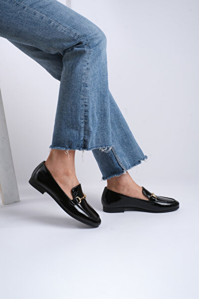 DeriNial Дамски мокасини от естествена кожа с черна патентована кожа и катарама - Diva