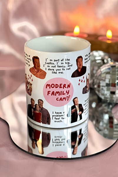 Cool Stuff كوب مودرن فاميلي كاميرون تاكر بمقبض على شكل قلب