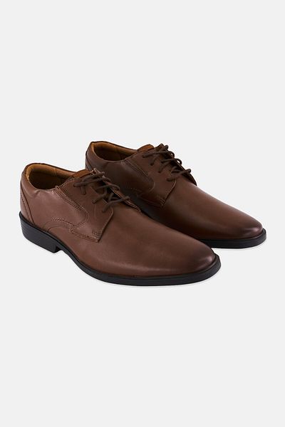 CLARKS حذاء رجالي رسمي منخفض الارتفاع بمقاس قياسي، بني