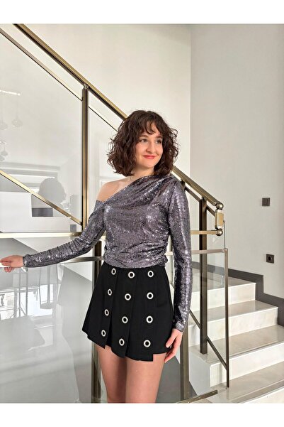 Butik Ασημένια μπλούζα με ανοιχτό ώμο