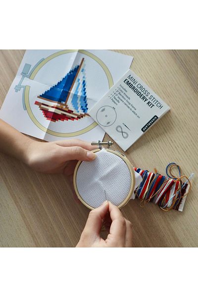 Kikkerland Mini Cross Stitch Embroidery Set – Barcuta