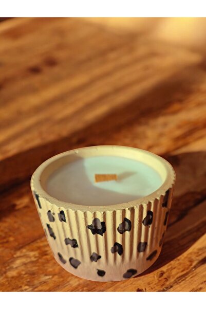 El Yapımı Leopar Desen Taş Tozunda Ylang Ylang, Paçuli ve Pudra Kokulu Özel Mum - ZenDen Candle