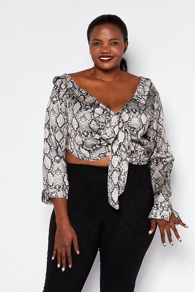 BOOHOO Women Plus Size V Neck Long Sleeve Printed Blouse, Beige