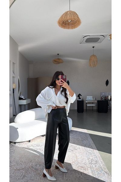 Buket Teke Pantaloni negri din piele cu balon