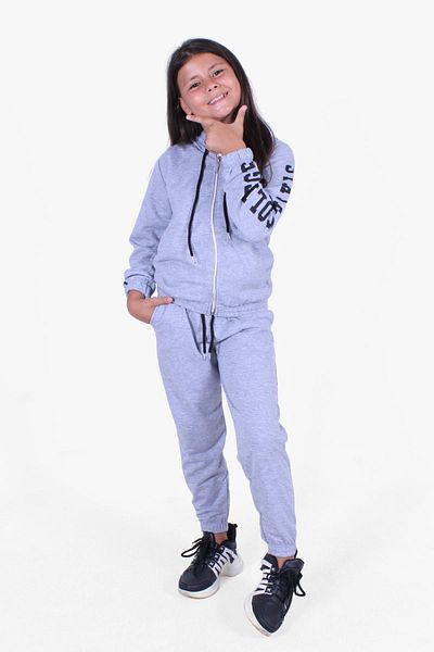 FYK KİDS GIRLS TRACKSUIT WITH WRITTEN DETAILED SLEEVES AND ZIPPER CLOSURE