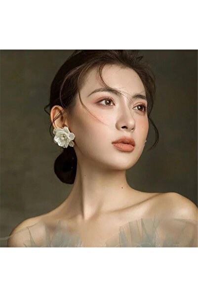 Pelin Aksesuar İncili Sedef Yapraklı Çiçek Küpe