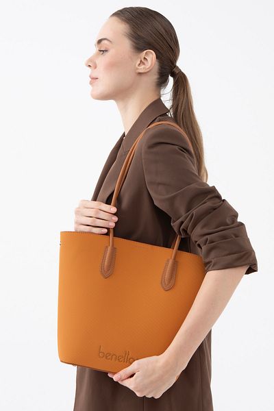 United Colors of Benetton Geantă de umăr Beneton pentru femei - Muștar-Camel BNT1609