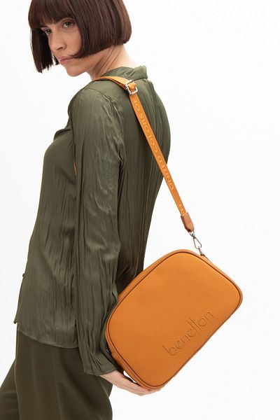 United Colors of Benetton Geantă de umăr Benetton pentru femei - Muștar-Camel BNT1590