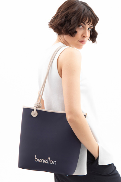 United Colors of Benetton حقيبة كتف نسائية من بينيتون - أزرق داكن-بيج BNT1616