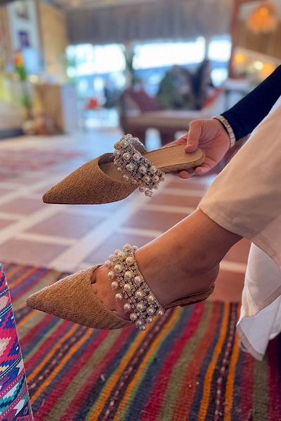 SHOEBELLAS Λεπτομερείς γυναικείες παντόφλες Legol Wicker Pearl Stone