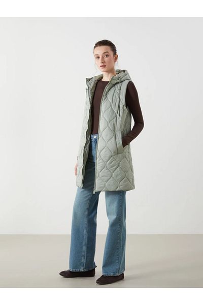 LC Waikiki Lcwaikiki Classic Hooded Quilted Women's Puffer Vest